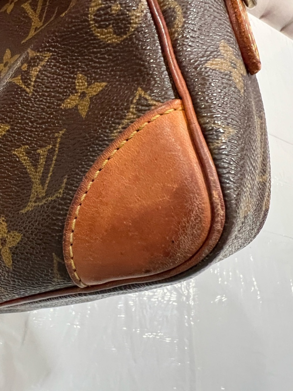 Louis Vuitton Toiletry Pouch could be just a project piece - Picture 3 of 16